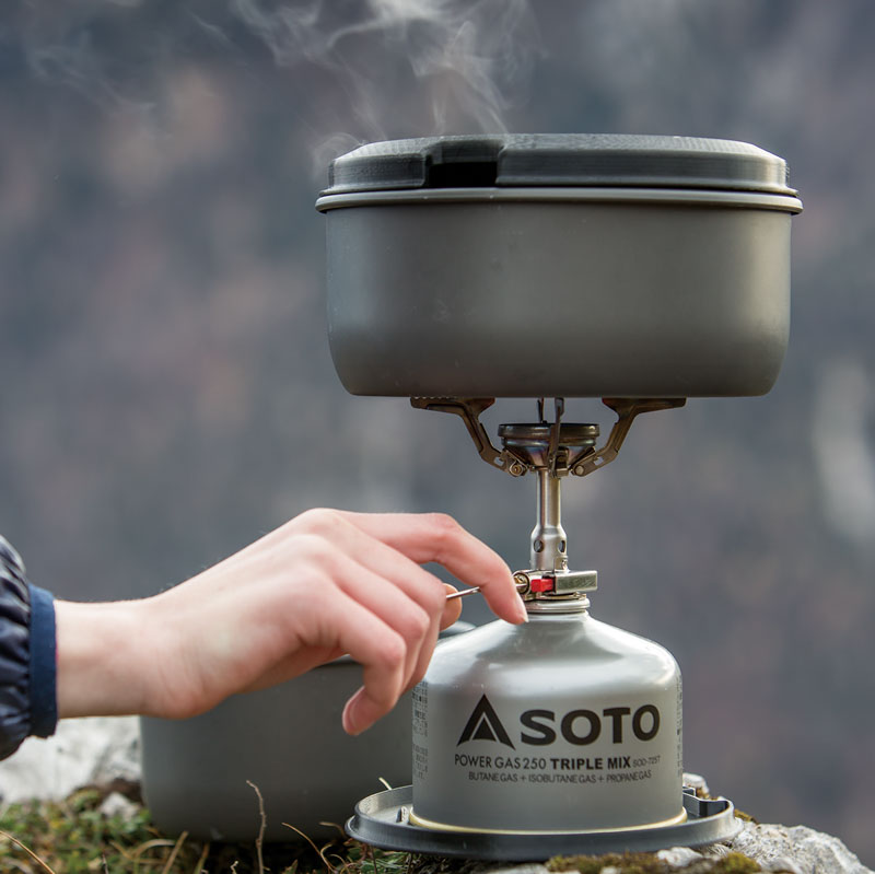 Soto amicus canister stove in action